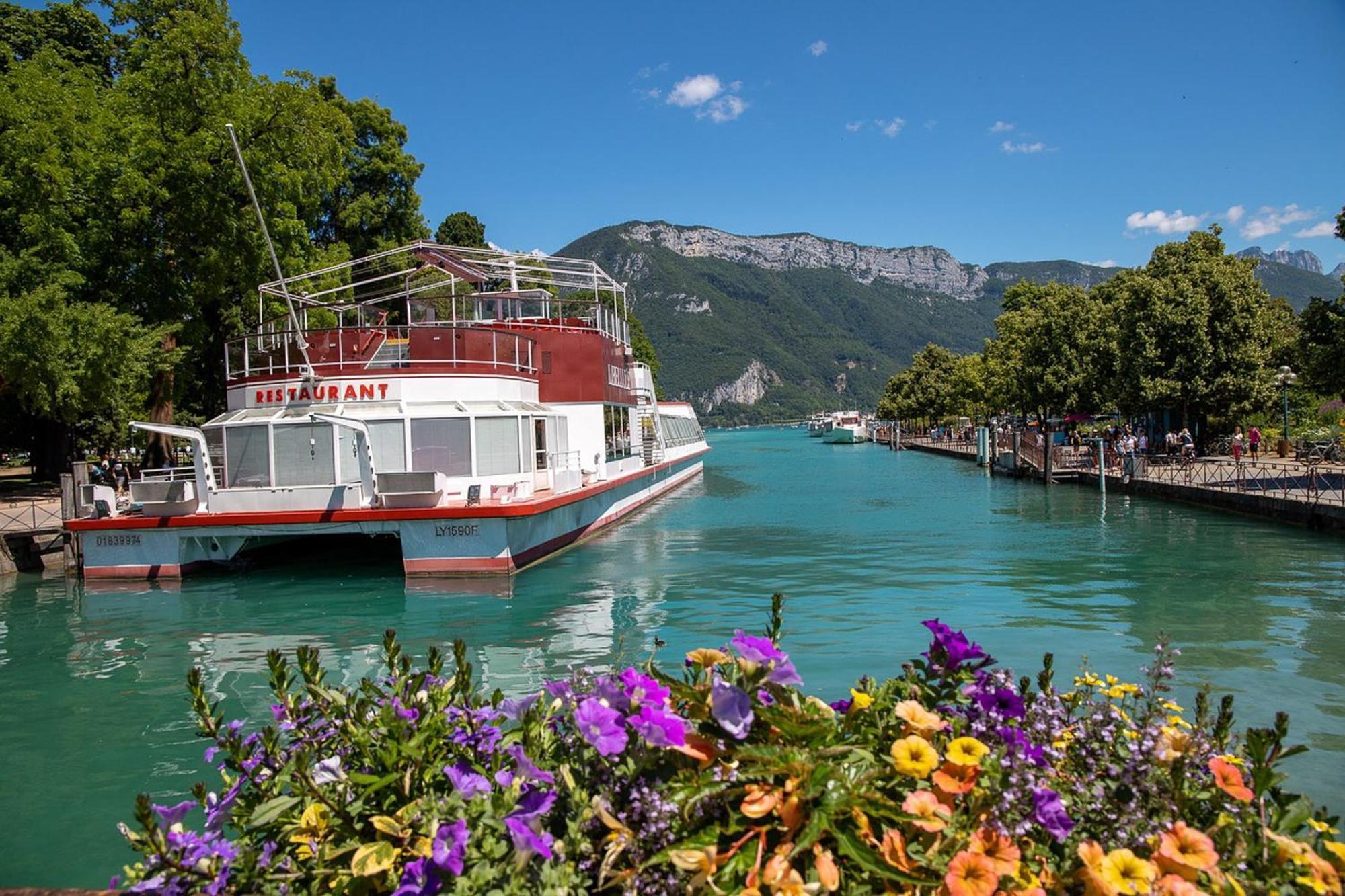 Reflet Bleu Du Lac D'Annecy 3 Etoiles - Face Au Lac, Parking Gratuit, Paddle Board Doussard Dış mekan fotoğraf